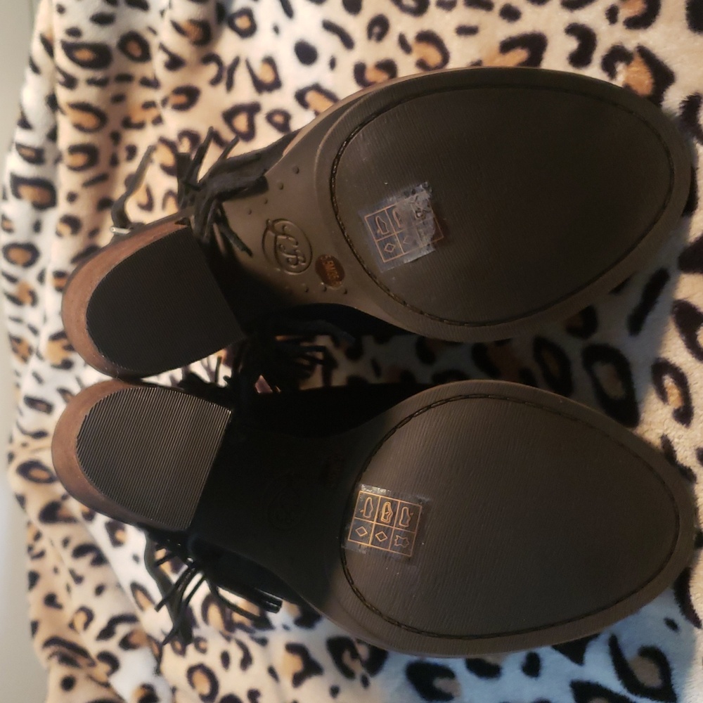 Women's Lucky Brand NEW Without Tags Black Leather Peep-Toe Heeled Sandals - Picture 4 of 4